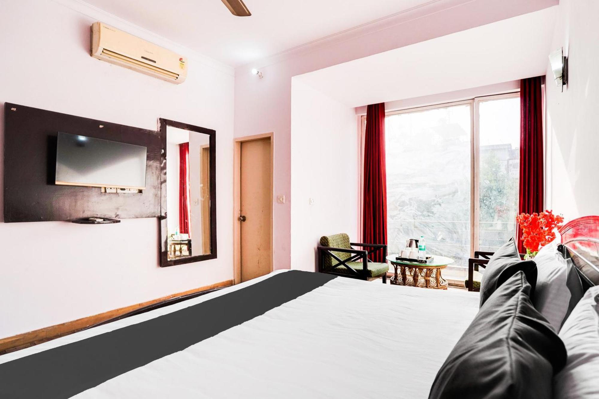 Hotel O Noida Stay Екстер'єр фото