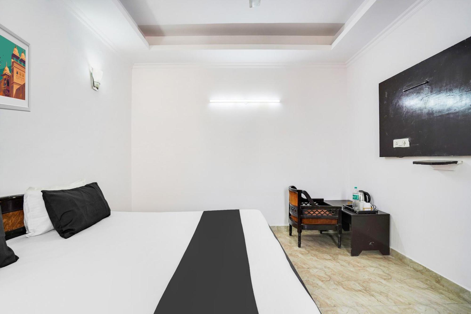 Hotel O Noida Stay Екстер'єр фото