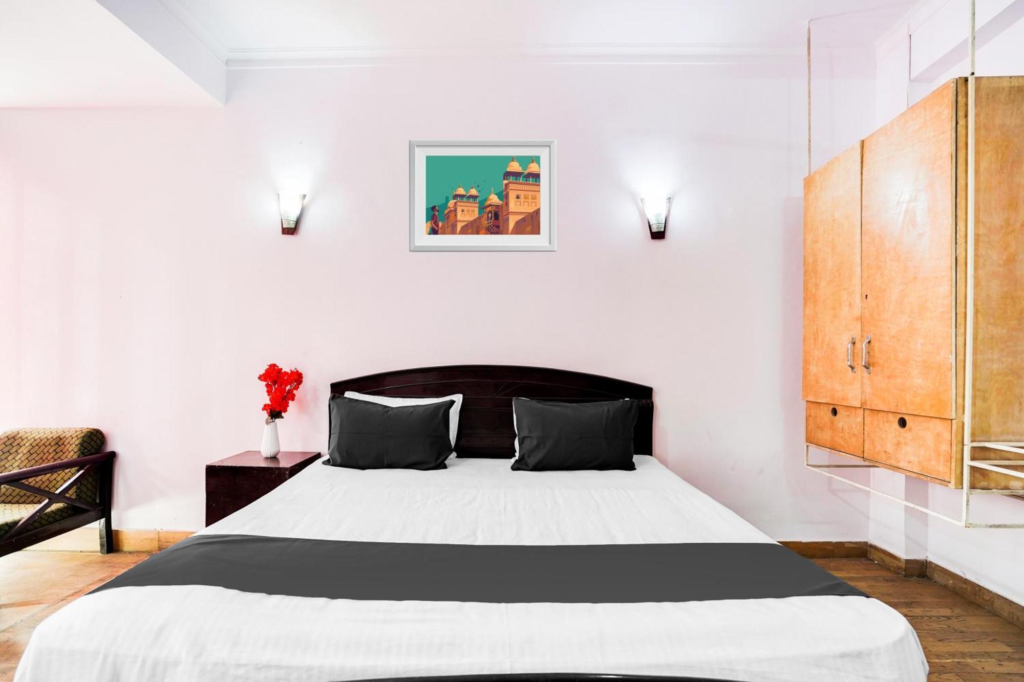 Hotel O Noida Stay Екстер'єр фото